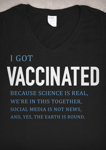 I Got Vaccinated – Women's Black V-neck T-shirt